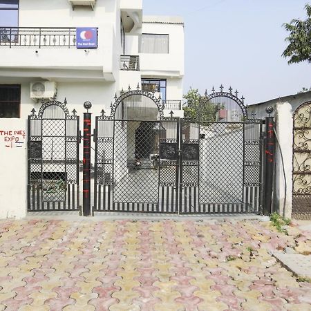 Capital O The Nest Expo Near Pvr Ansal Plaza Greater Noida Hotel Exterior foto