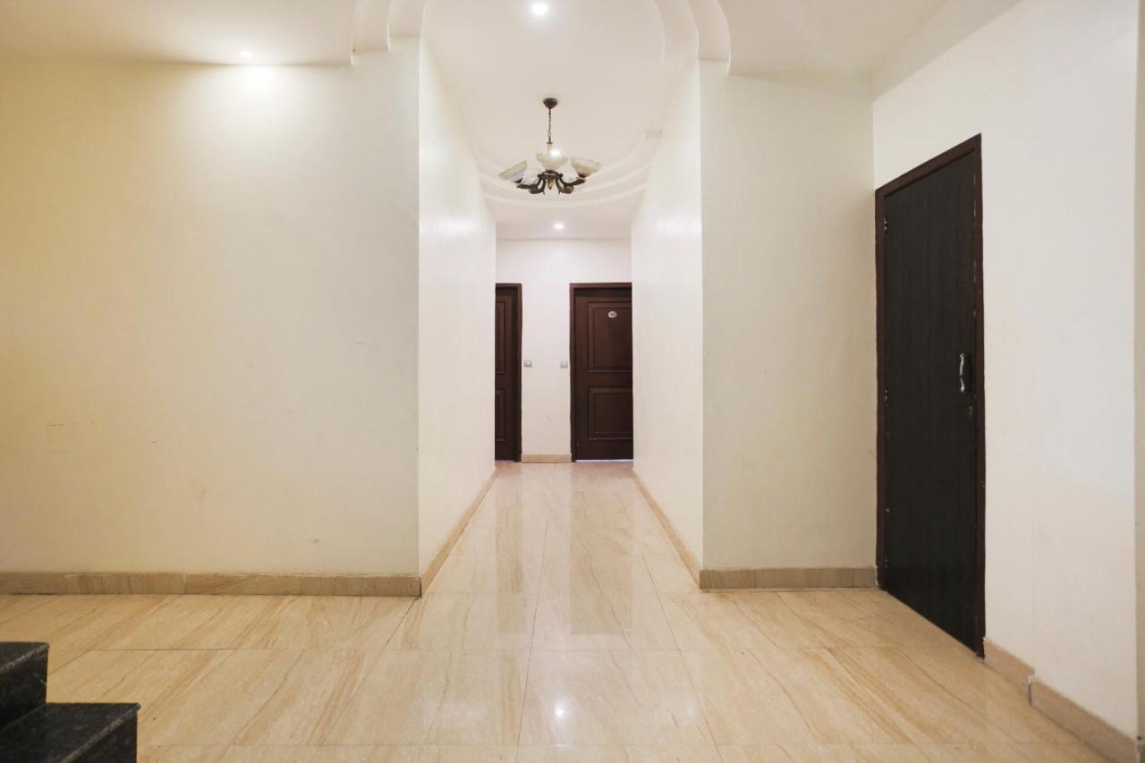 Capital O The Nest Expo Near Pvr Ansal Plaza Greater Noida Hotel Exterior foto