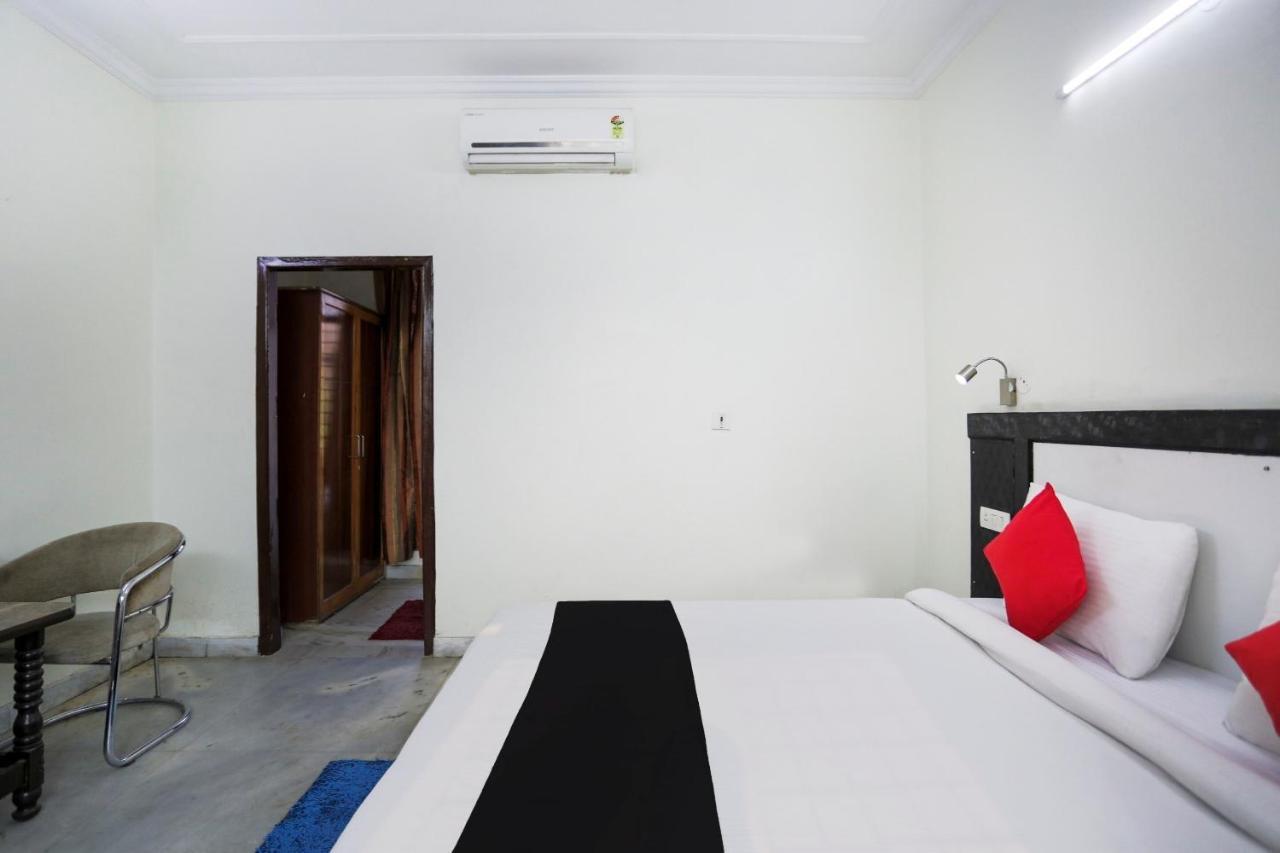 Capital O The Nest Expo Near Pvr Ansal Plaza Greater Noida Hotel Exterior foto