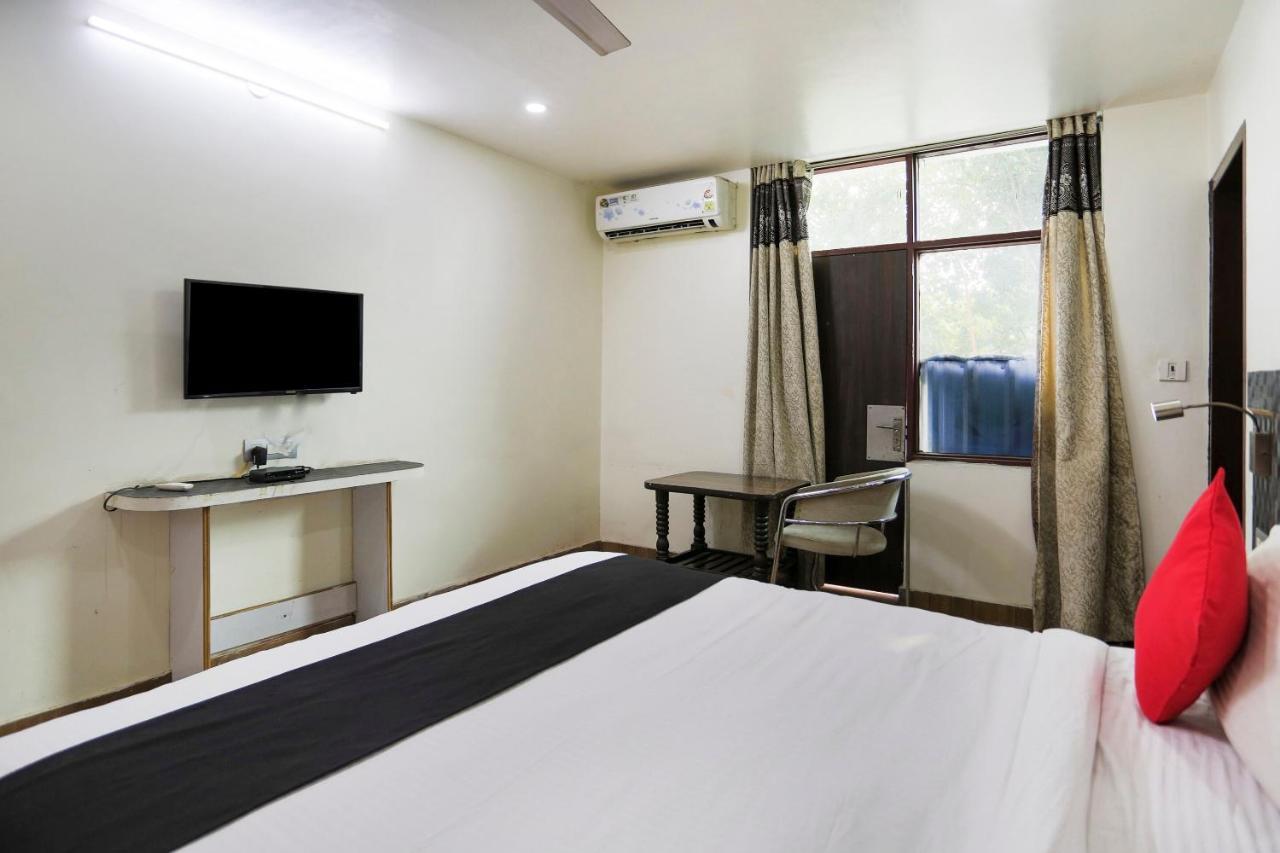 Capital O The Nest Expo Near Pvr Ansal Plaza Greater Noida Hotel Exterior foto