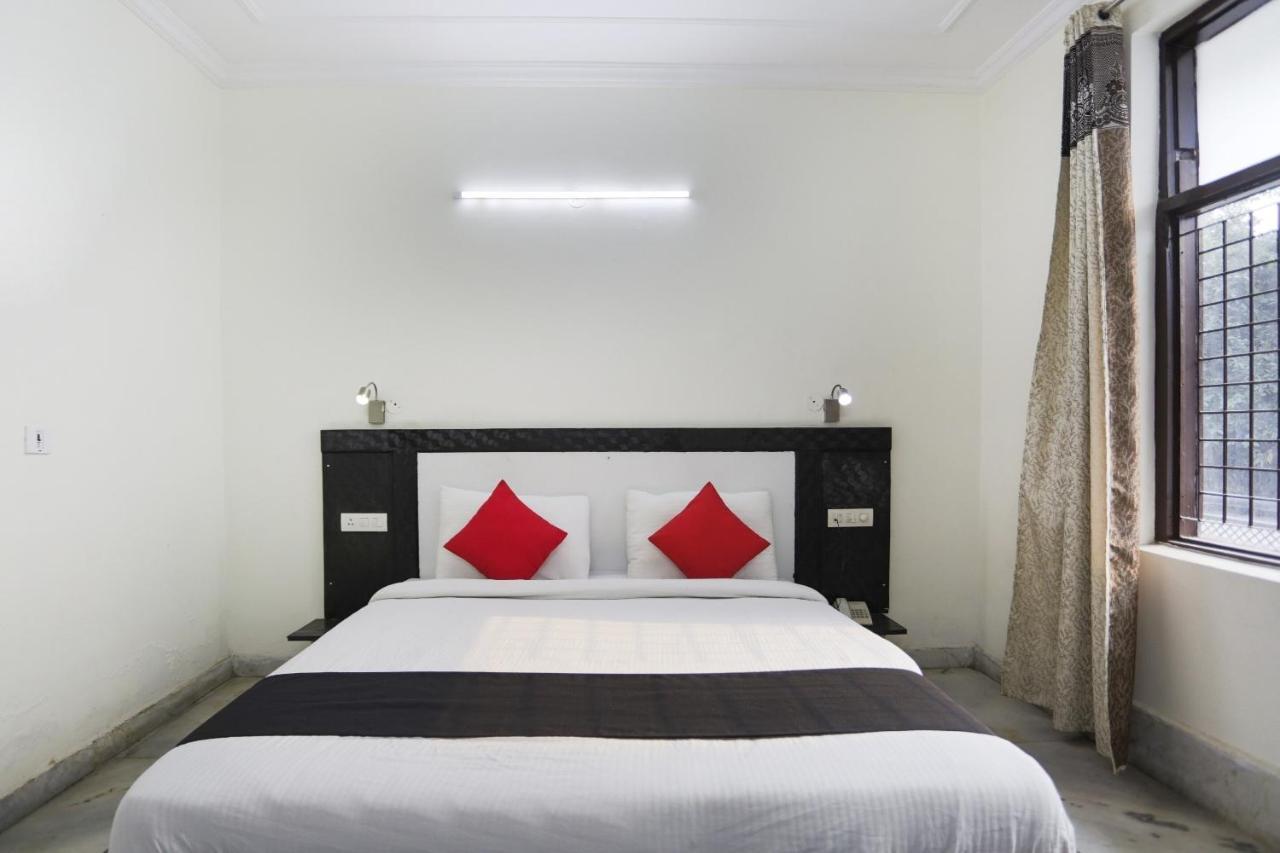 Capital O The Nest Expo Near Pvr Ansal Plaza Greater Noida Hotel Exterior foto