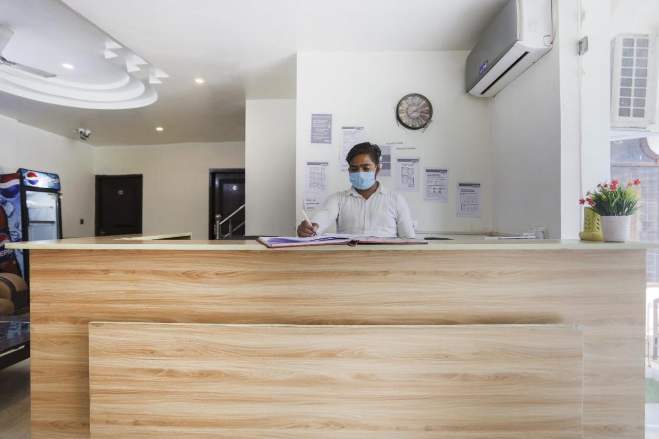 Capital O The Nest Expo Near Pvr Ansal Plaza Greater Noida Hotel Exterior foto